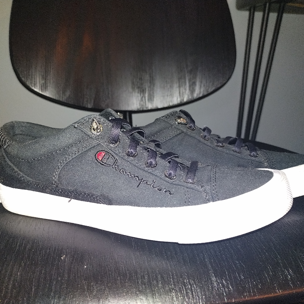 Champion Gem Lo Classic Sneaker Women’s size 8